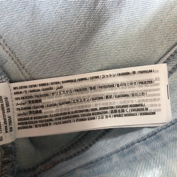Abercrombie & Fitch Signature Collection Light Wash Blue Jeans Size 29/30R - Picture 9 of 12